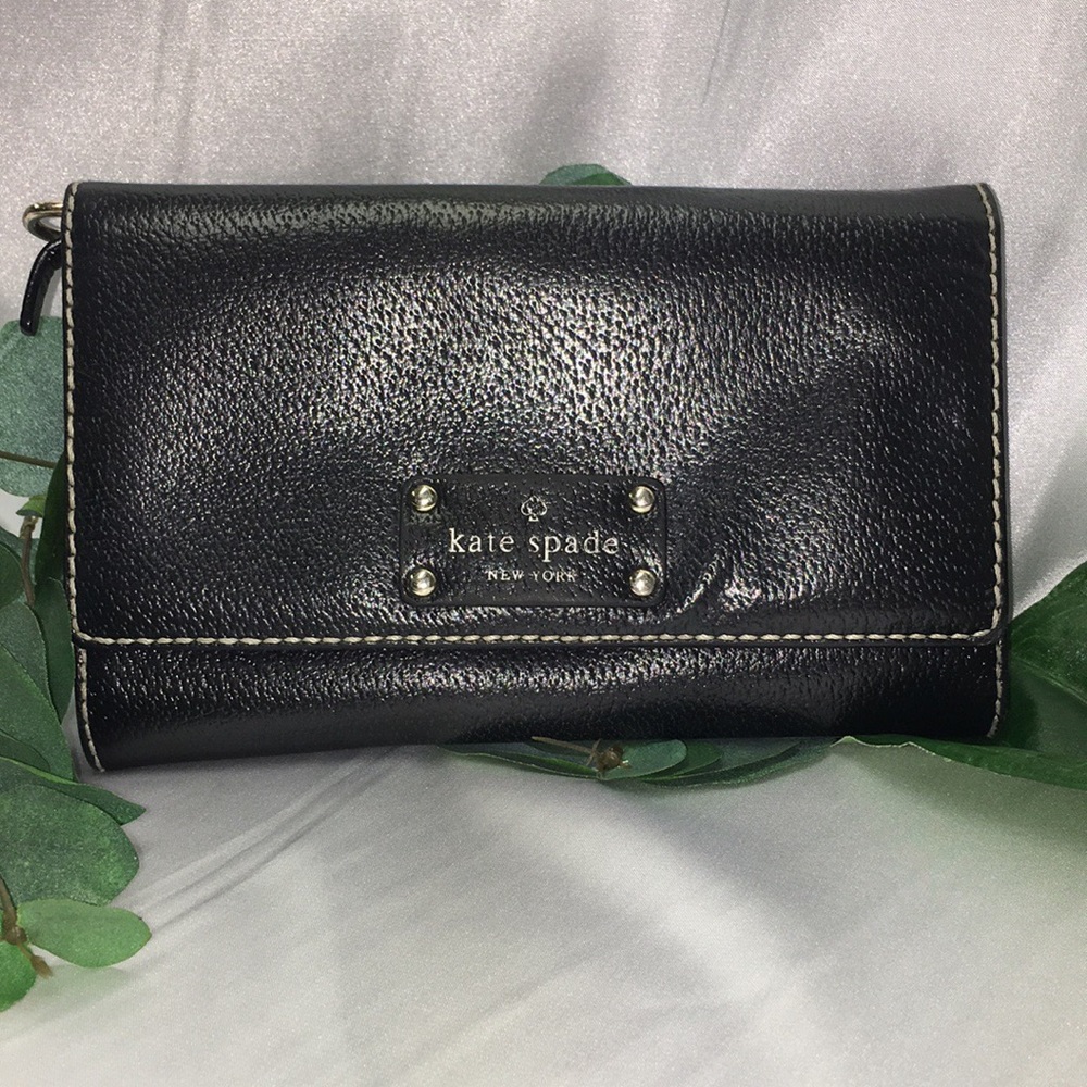 AUTHENTIC KATE SPADE CLUTCH